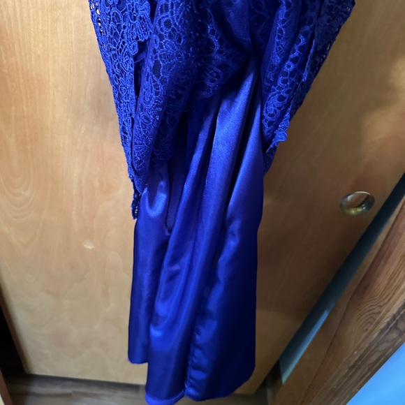 Formal Lace Dress - Picture 9 of 9